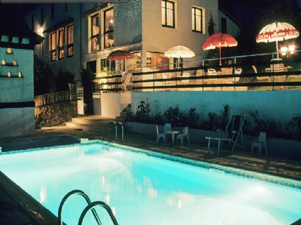 Logis Hotel Les Tilleuls Saint-Cirgues-de-Jordanne Exterior foto
